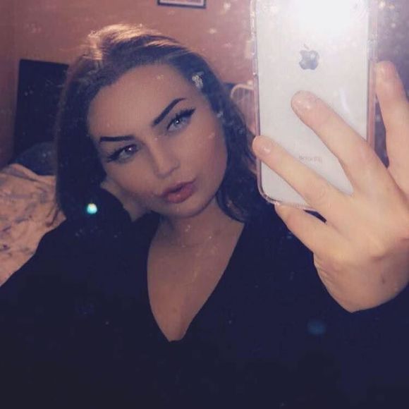 Meet your Posher, Stephany - Picture 1 of 1